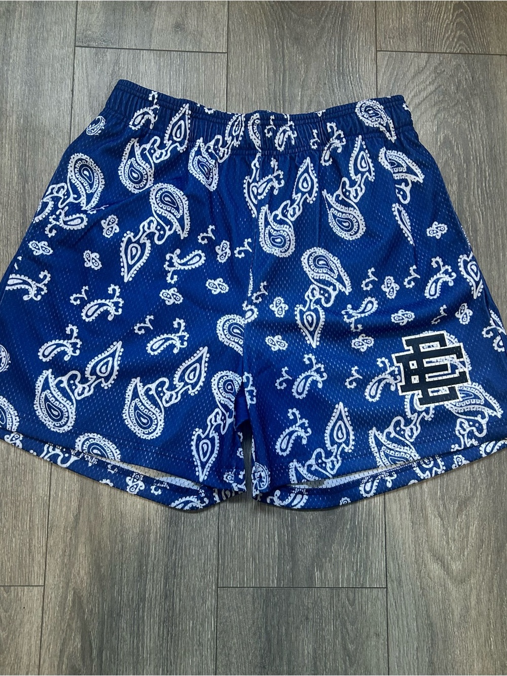 Size Medium | Eric Emanuel Blue Royal Paisley EE-shorts